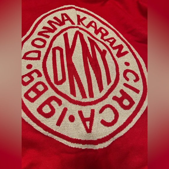 DKNY Donna Karan Circa Red sweater - Picture 3 of 3